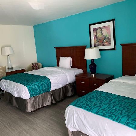 Howard Johnson By Wyndham Atlanta College Park Exterior photo