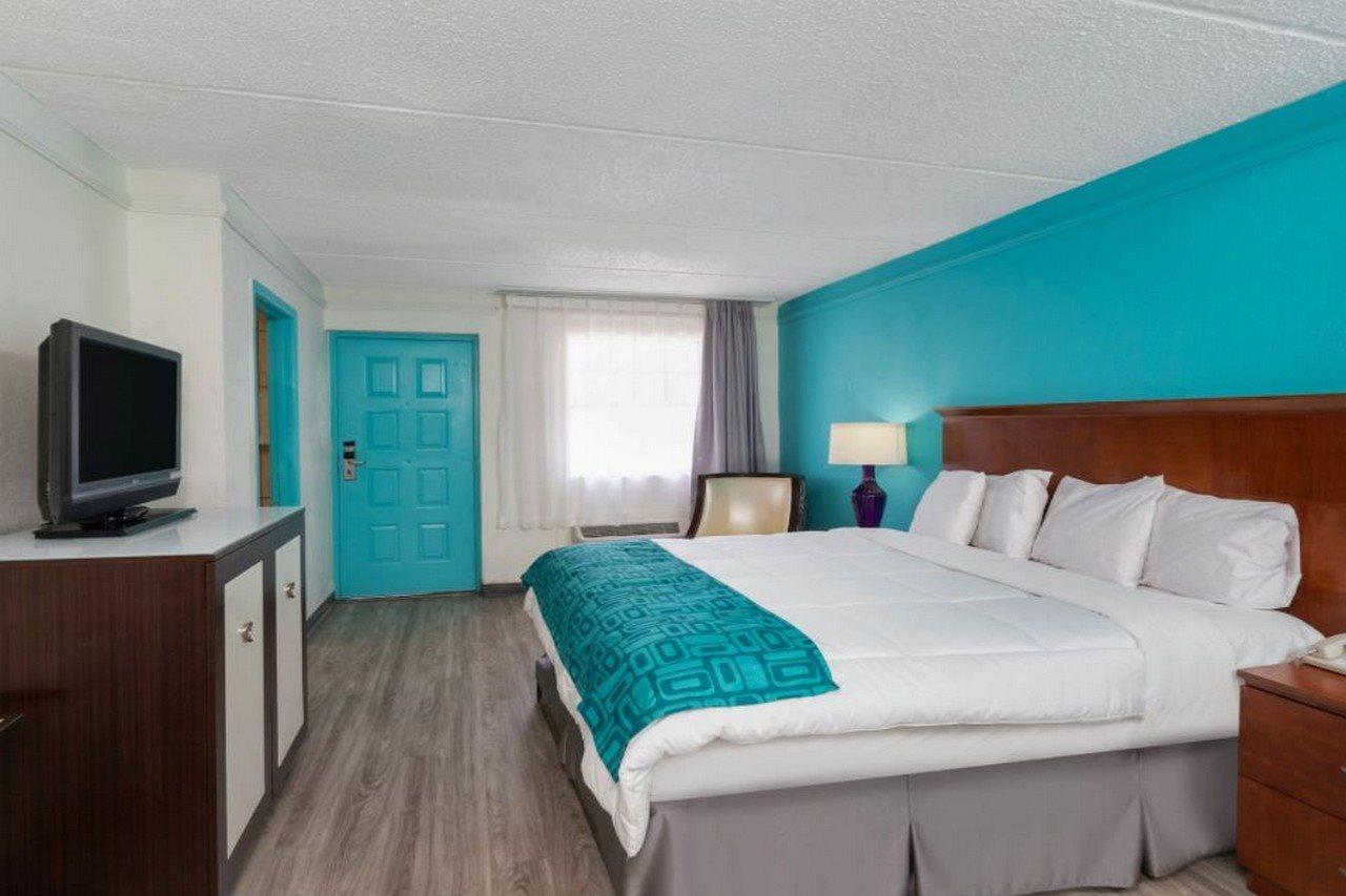 Howard Johnson By Wyndham Atlanta College Park Exterior photo