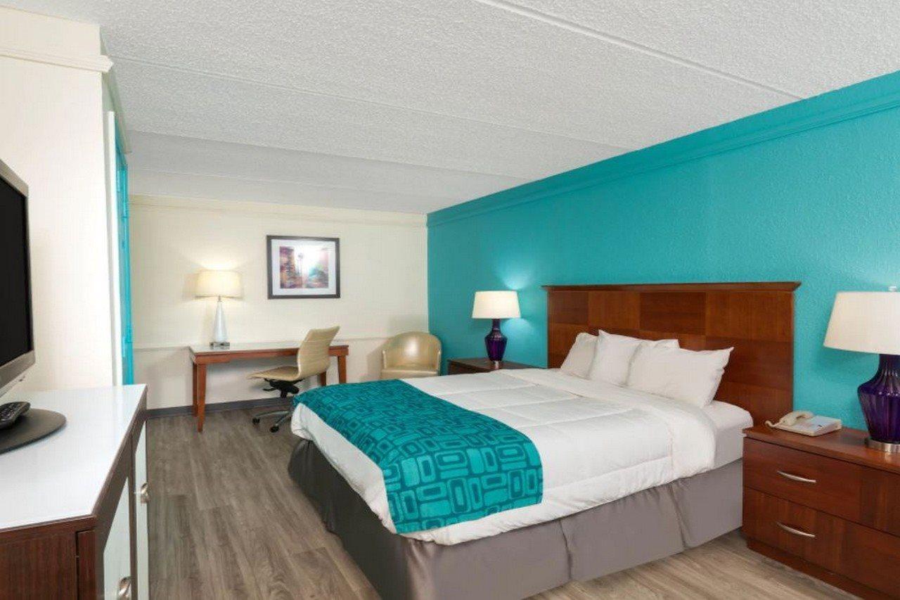 Howard Johnson By Wyndham Atlanta College Park Exterior photo