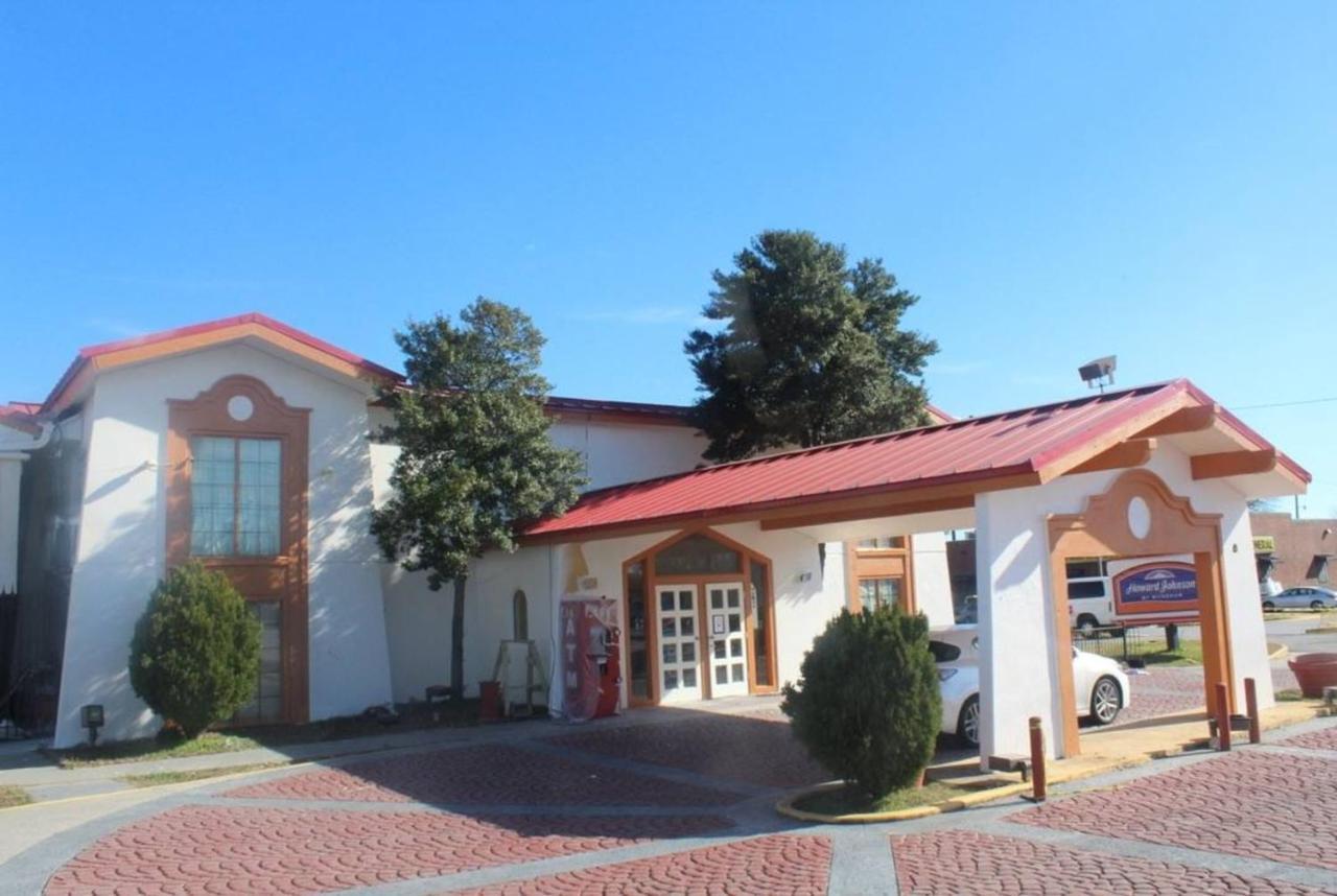 Howard Johnson By Wyndham Atlanta College Park Exterior photo